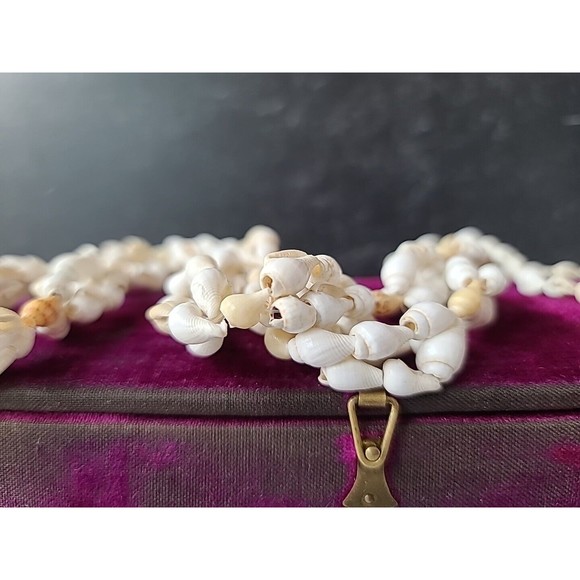 Vintage Shell Beaded Necklace - Picture 6 of 10